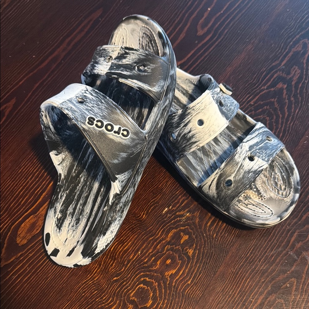 CROCS women’s Monochrome Swirl Sandals - Picture 2 of 3